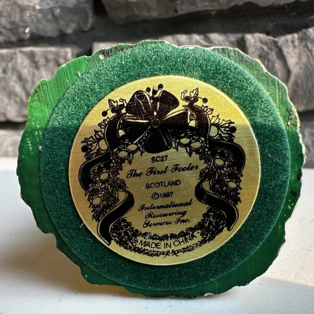 The International Santa Claus Collection: The First Footer, Scotland (SC27) 1997